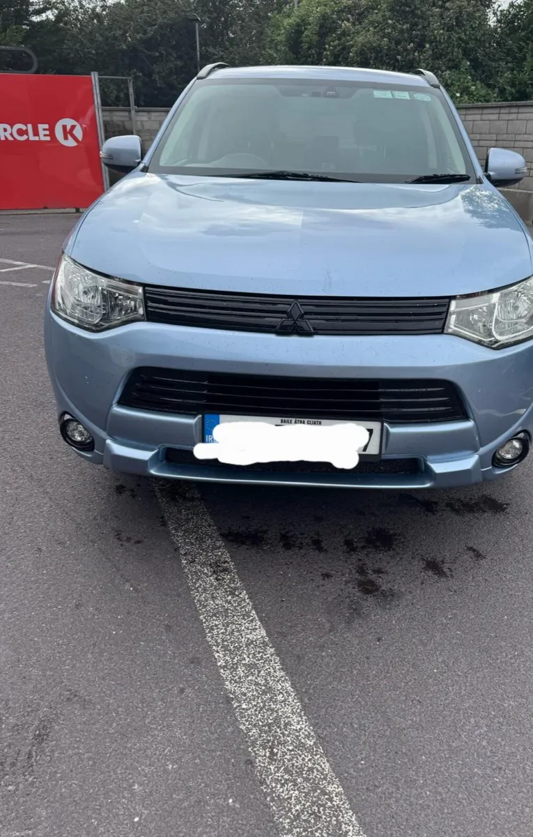 Mitsubishi outlander phev 2015 - Image 1