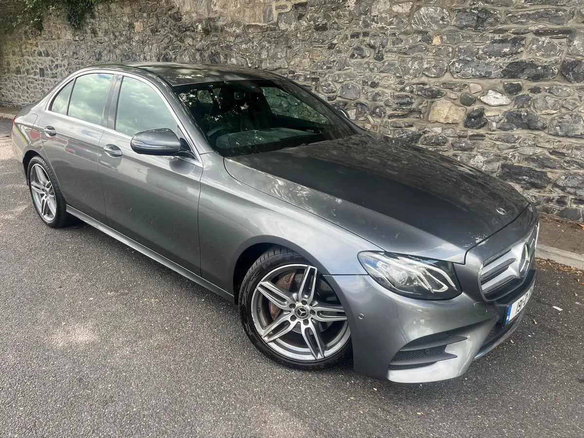 Mercedes-Benz E-Class 2019 E220D AMG AUTO - Image 3