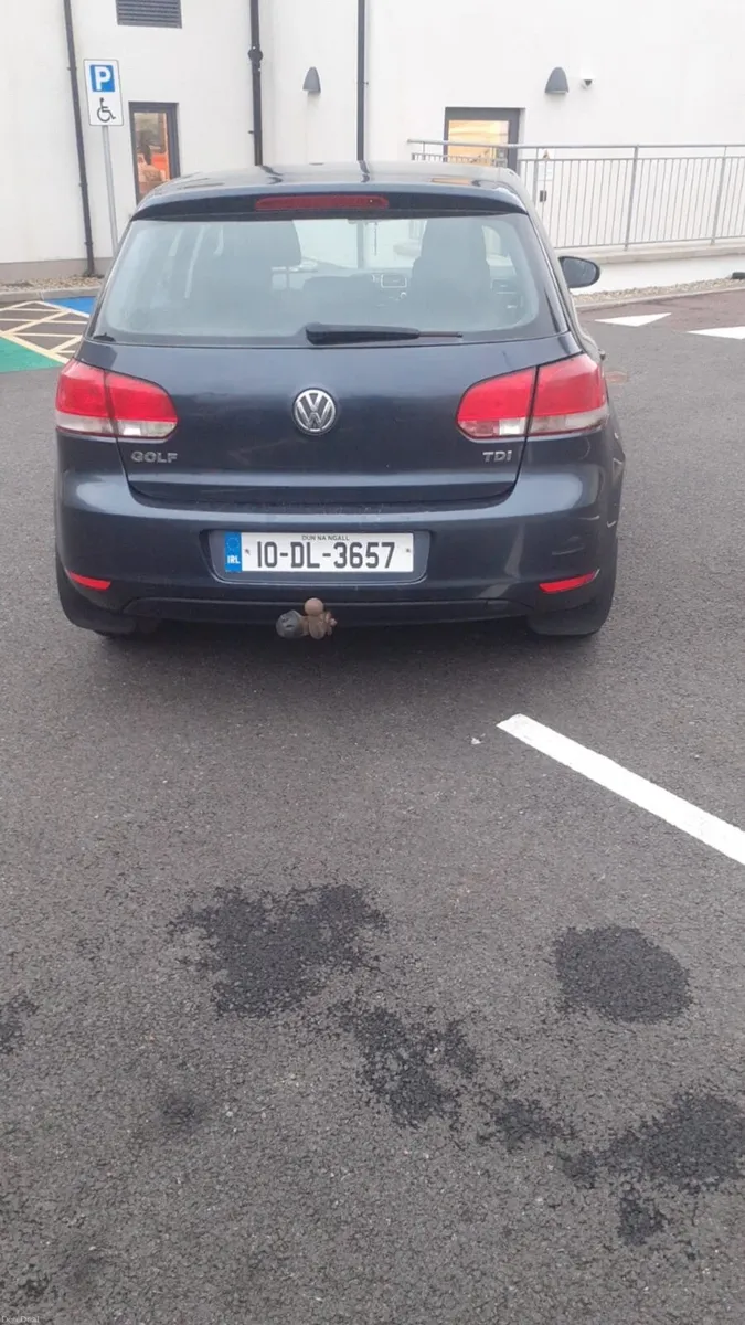 Volkswagen Golf 2010 - Image 2