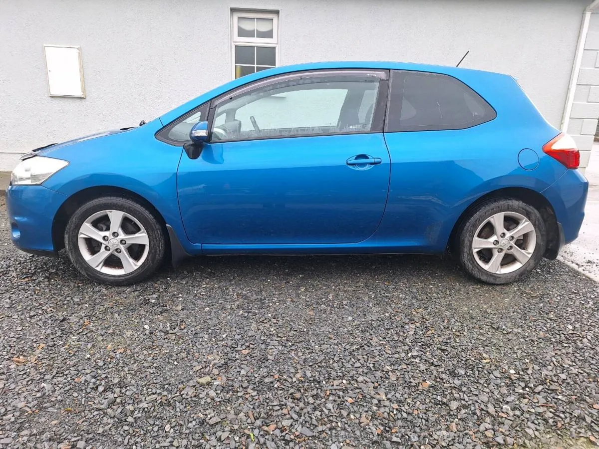 2012 Toyota auris 1.4 d4d 3 door - Image 2