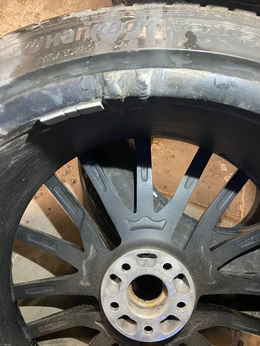 X5 alloys - need welding - 4 nearly perfect tyres - Image 3
