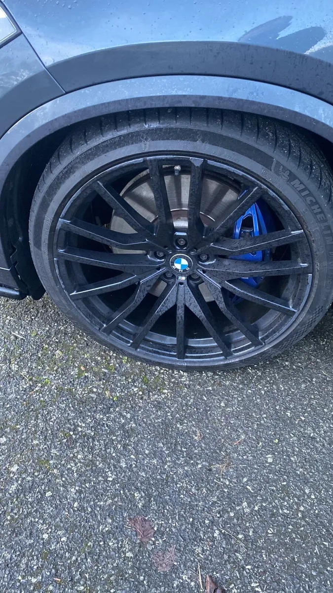 X5 alloys - need welding - 4 nearly perfect tyres - Image 2