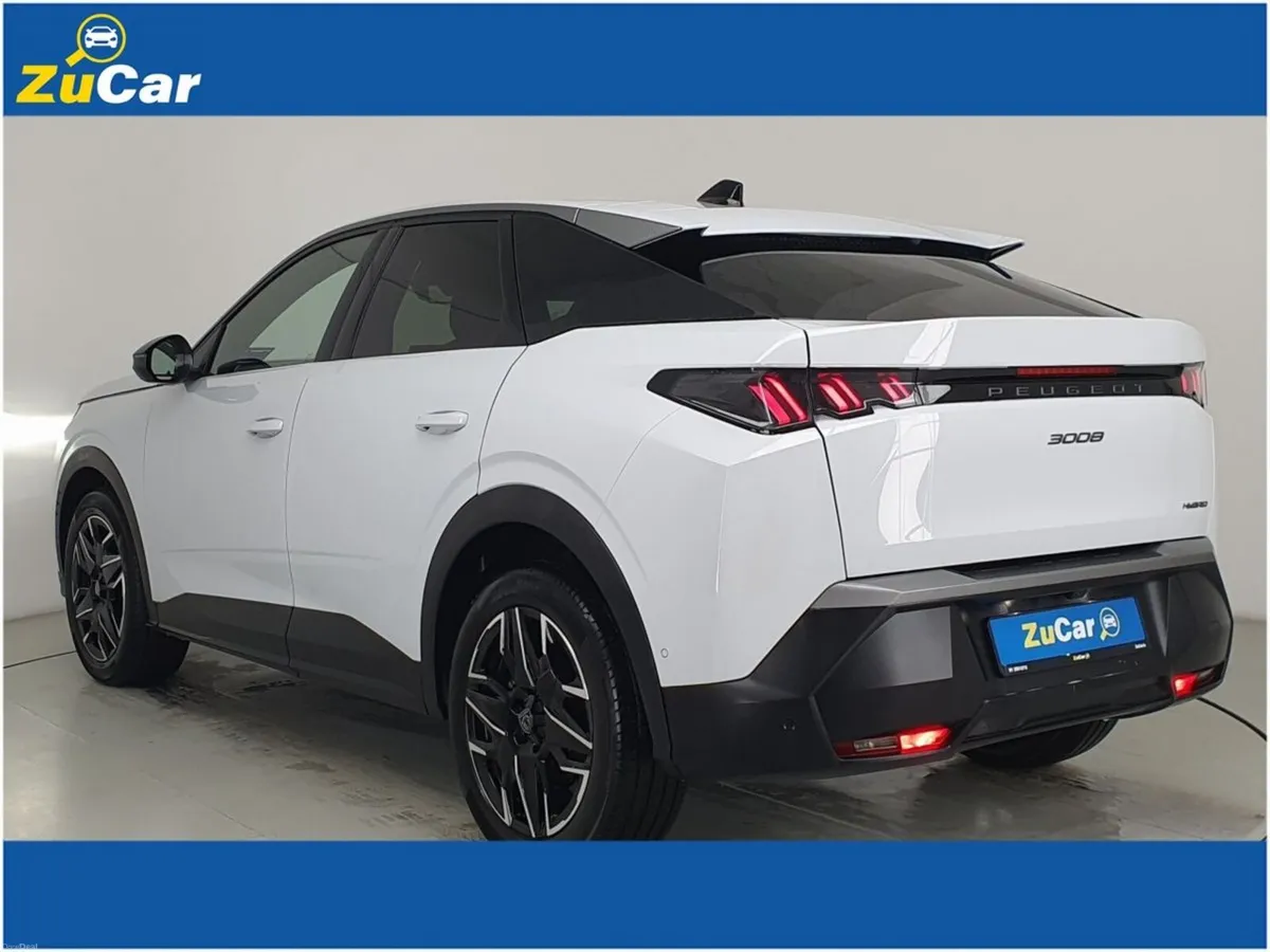 Peugeot 3008 1.2 MHEV PureTech 136bhp eDCS6 Allure - Image 4