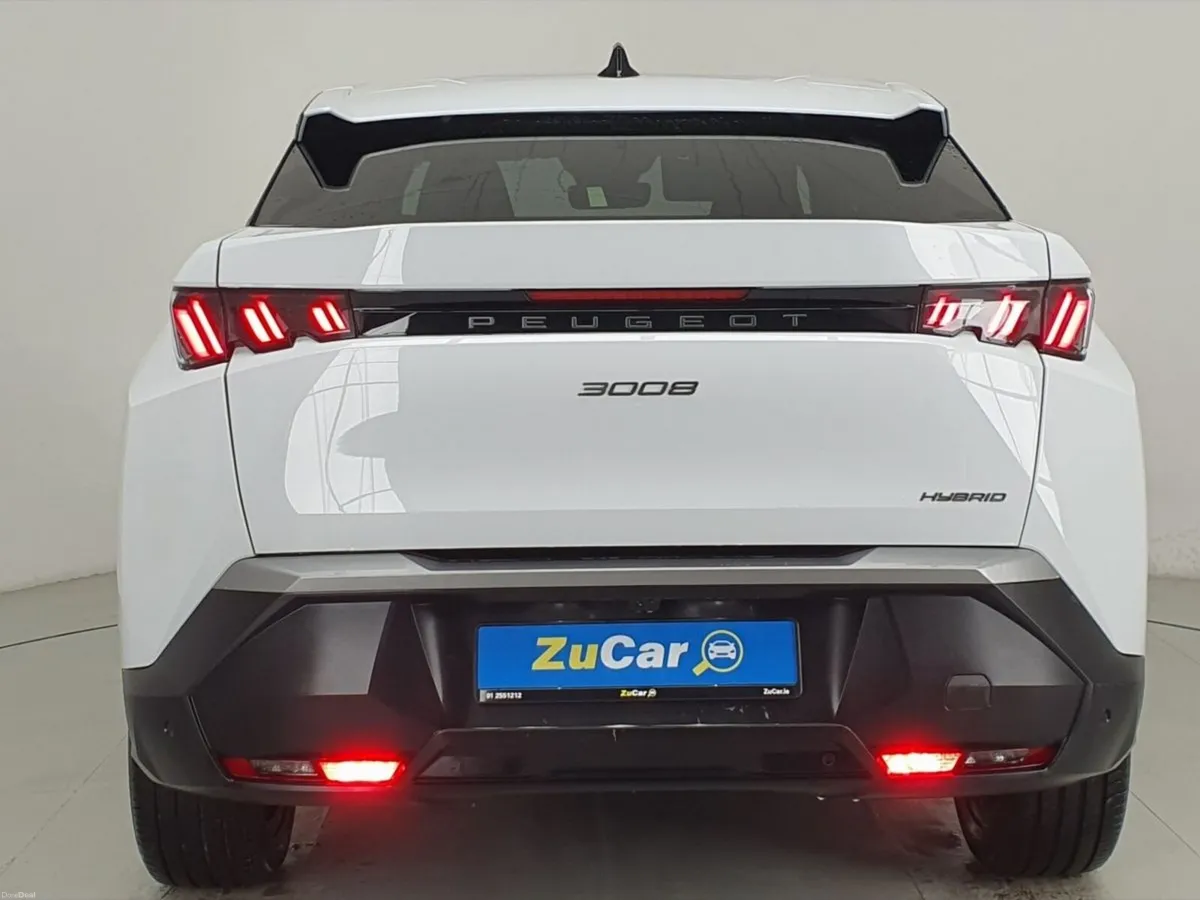 Peugeot 3008 1.2 MHEV PureTech 136bhp eDCS6 Allure - Image 4