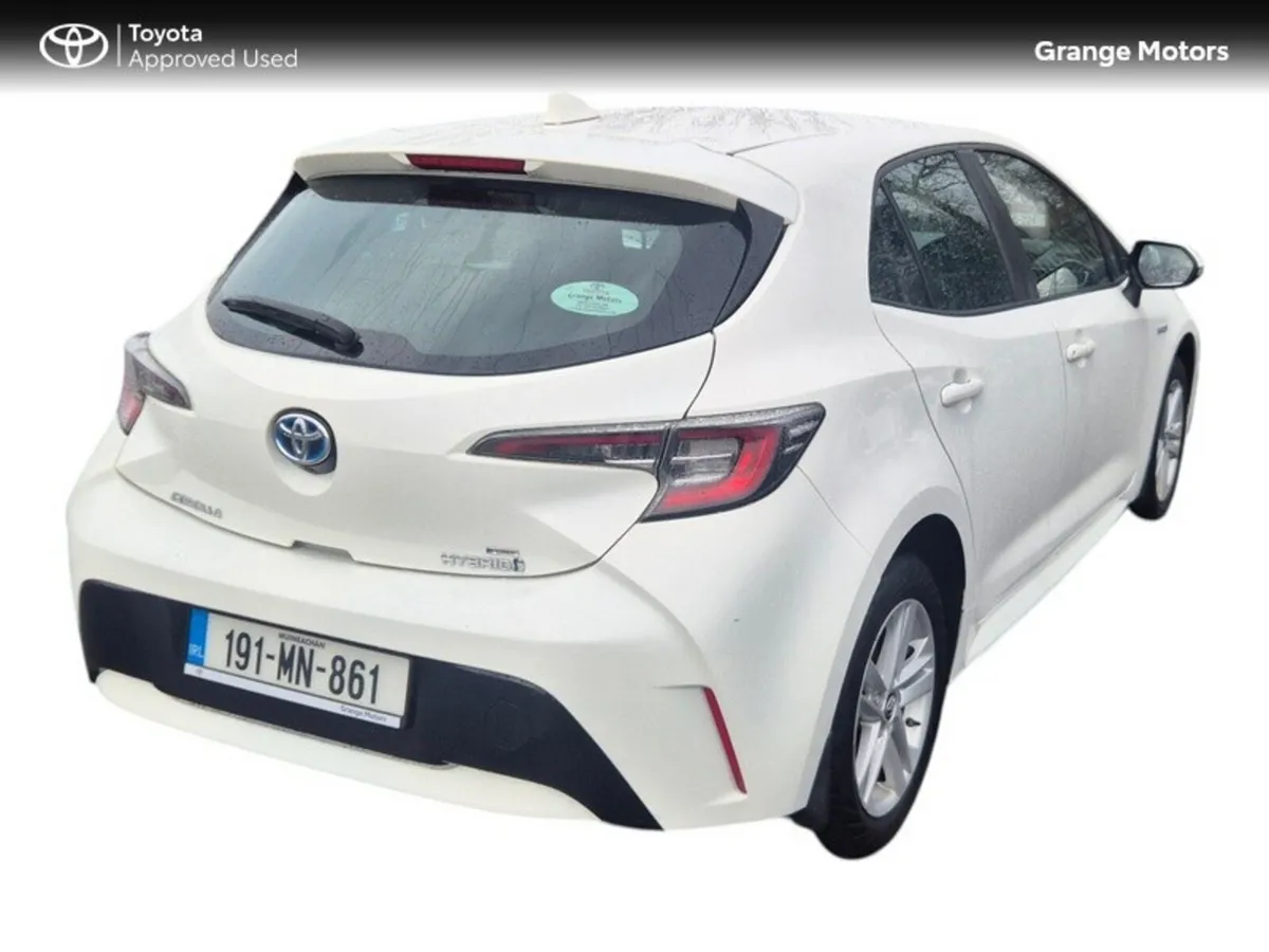Toyota Corolla 1.8 HYBRID LUNA H/B 5DR - Image 3
