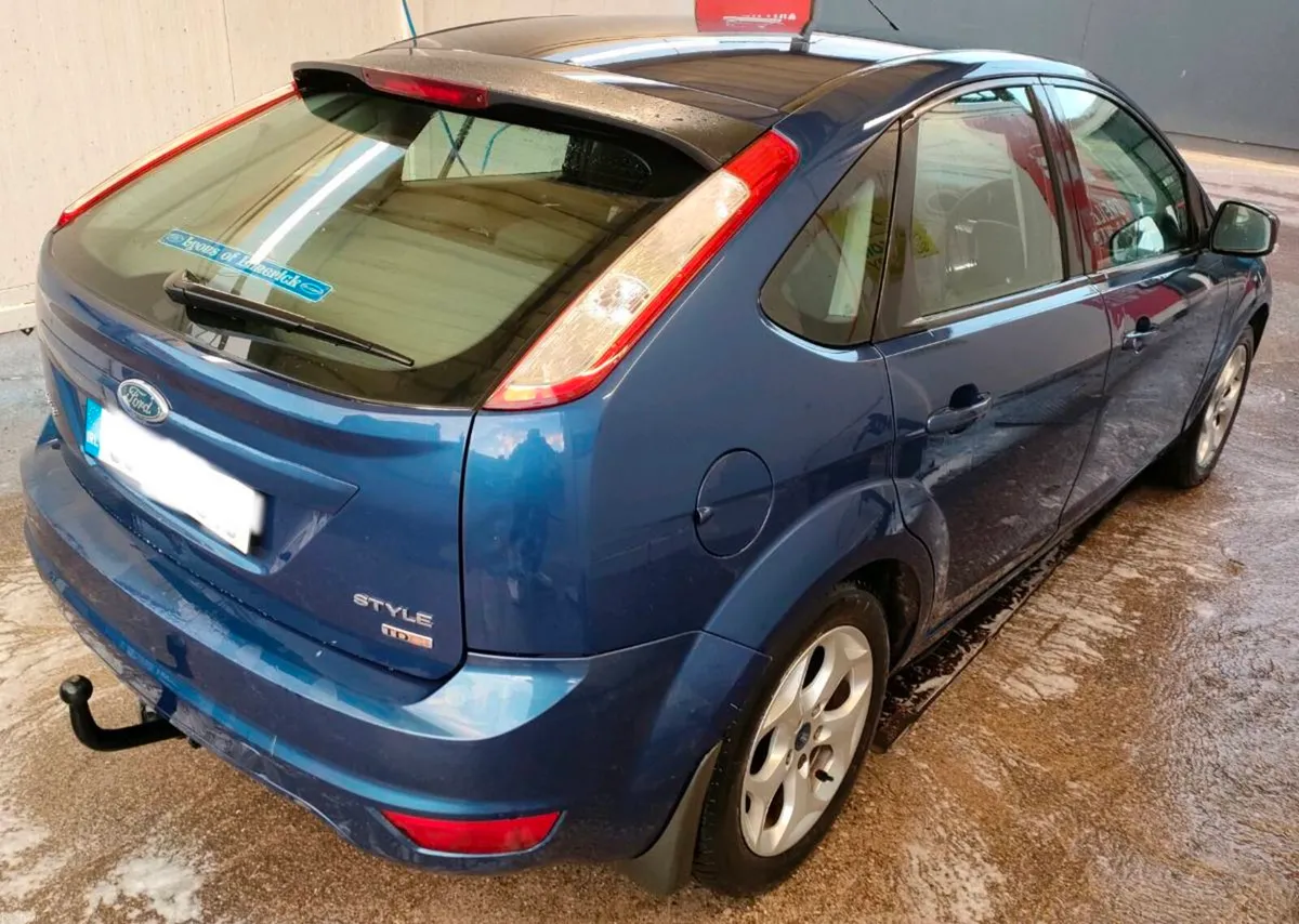 2008 Ford fucus - Image 2