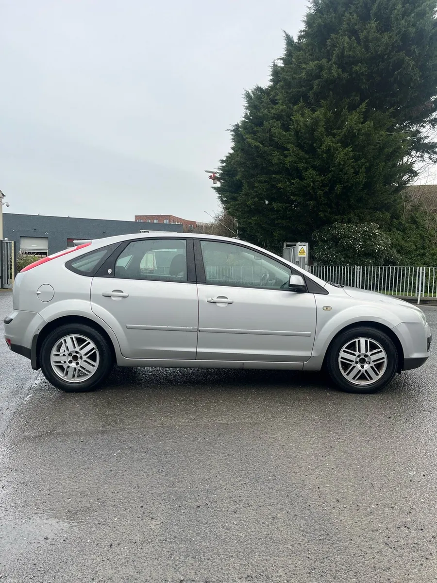 2005 Ford Focus Ghia 1.6 Petrol! BRAND NEW NCT! - Image 1