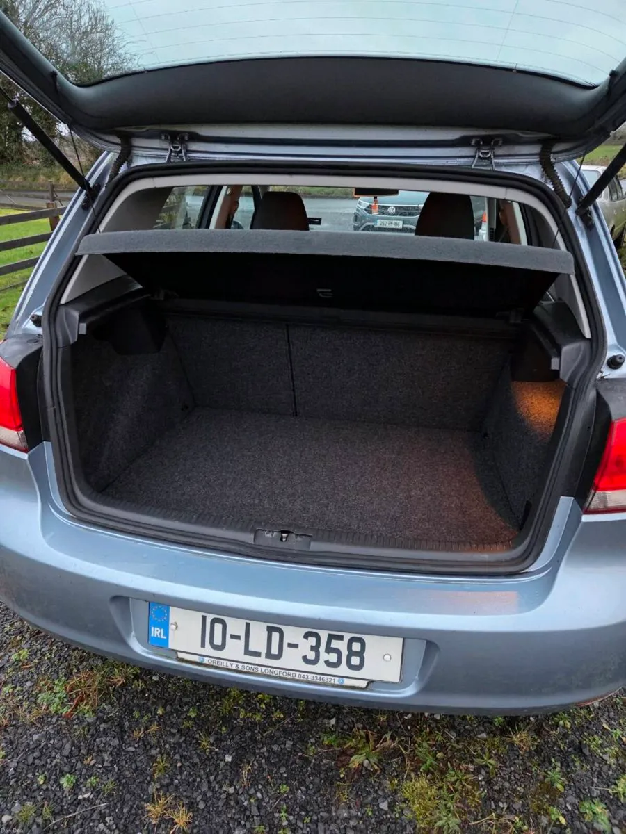 2010 Volkswagen Golf - Image 4