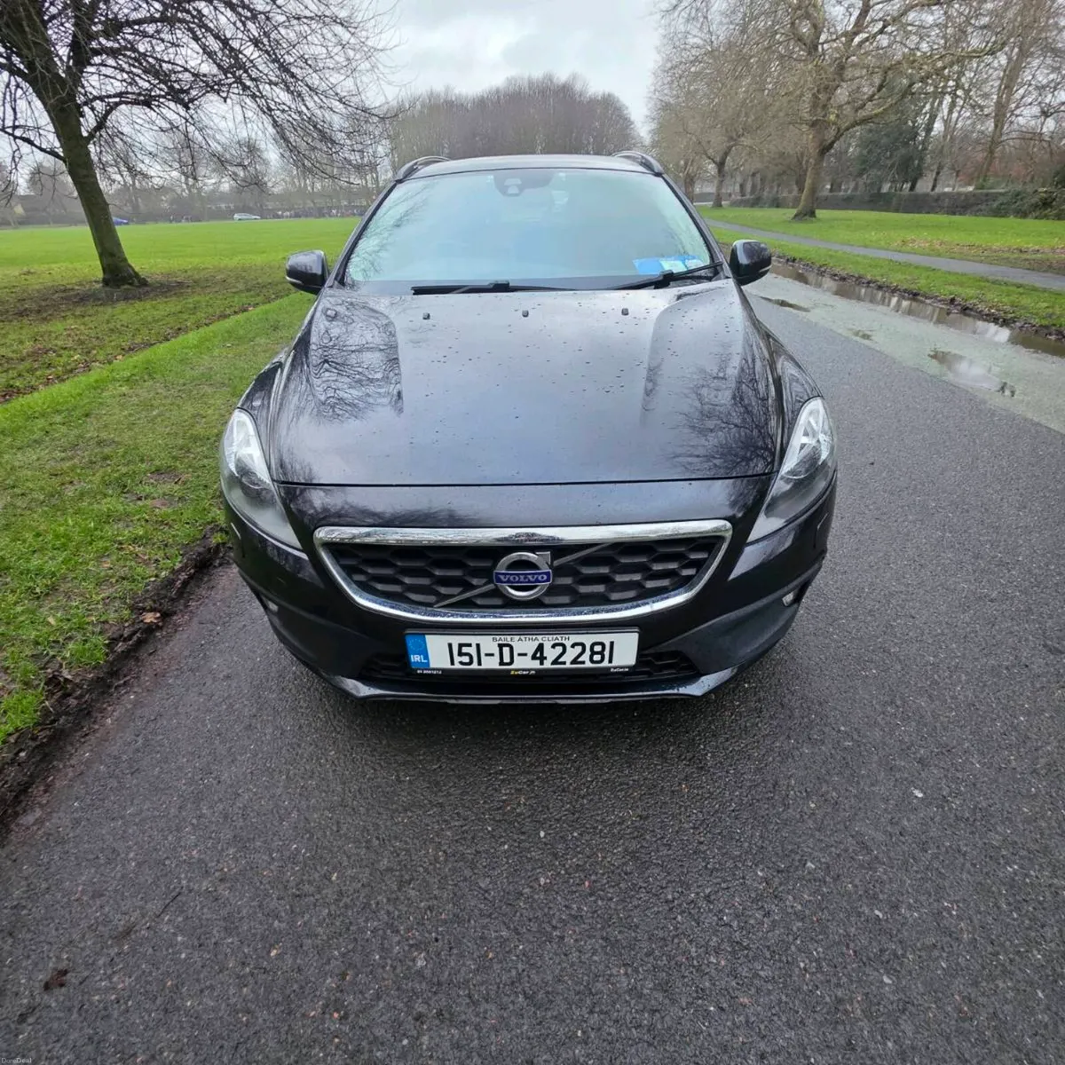 Volvo V40 SE LUX CROSS COUNTRY NEW CLUTCH AND FW - Image 2