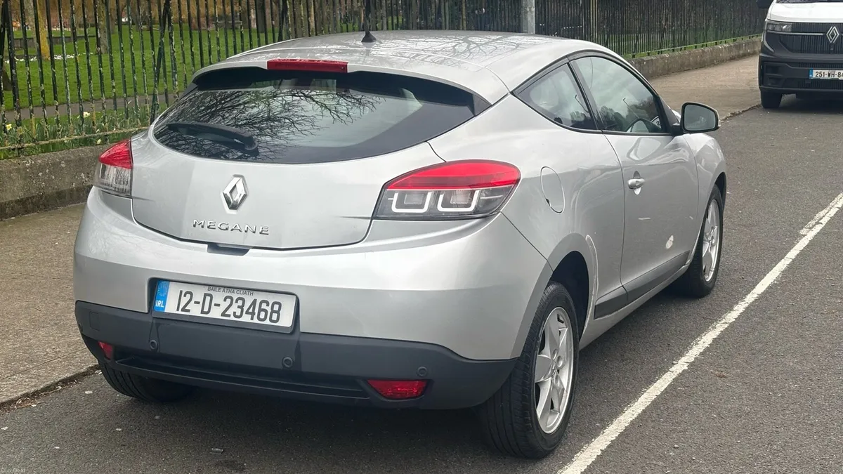Renault Megane Coupe Dynamique 1.5 Diesel - Image 4