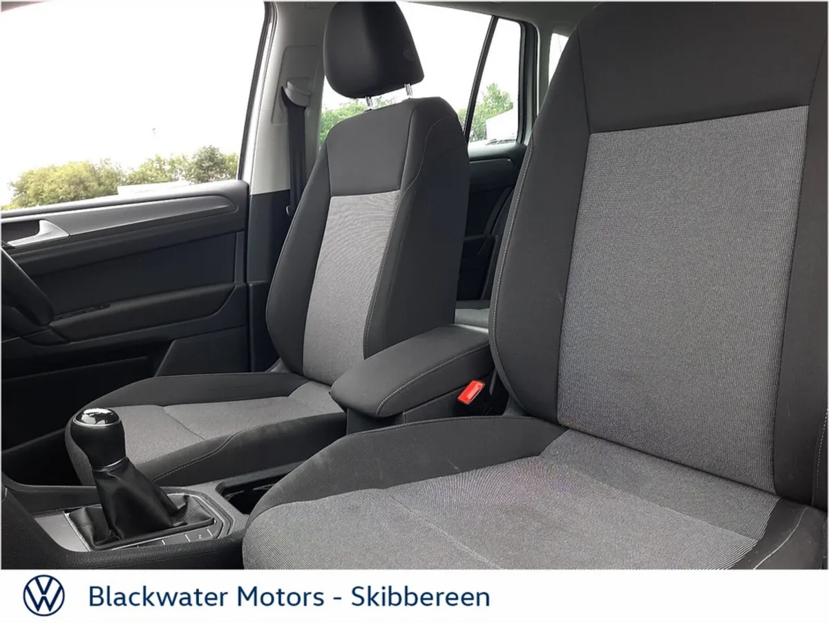 Volkswagen Golf 1.2TSI 85BHP TRENDLINE SPORTSVAN W - Image 4