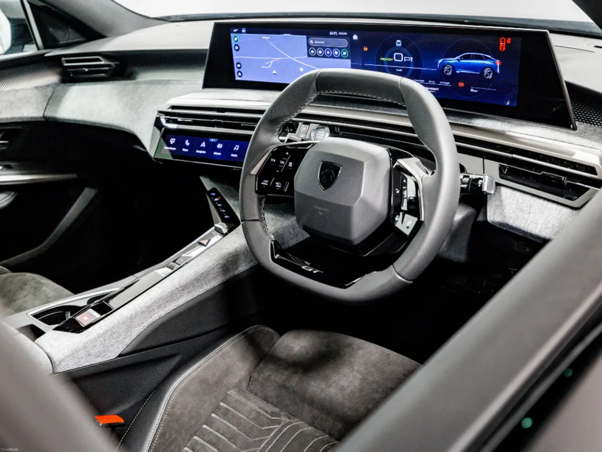 Peugeot 3008 E-GT Exclusive 72kWh 210HP - Image 2