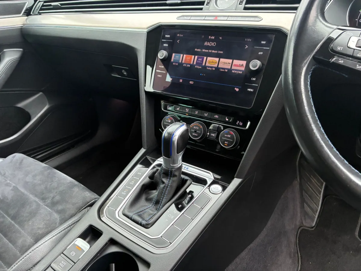 Volkswagen Passat GTE 218PS 4DR AUTO - Image 3