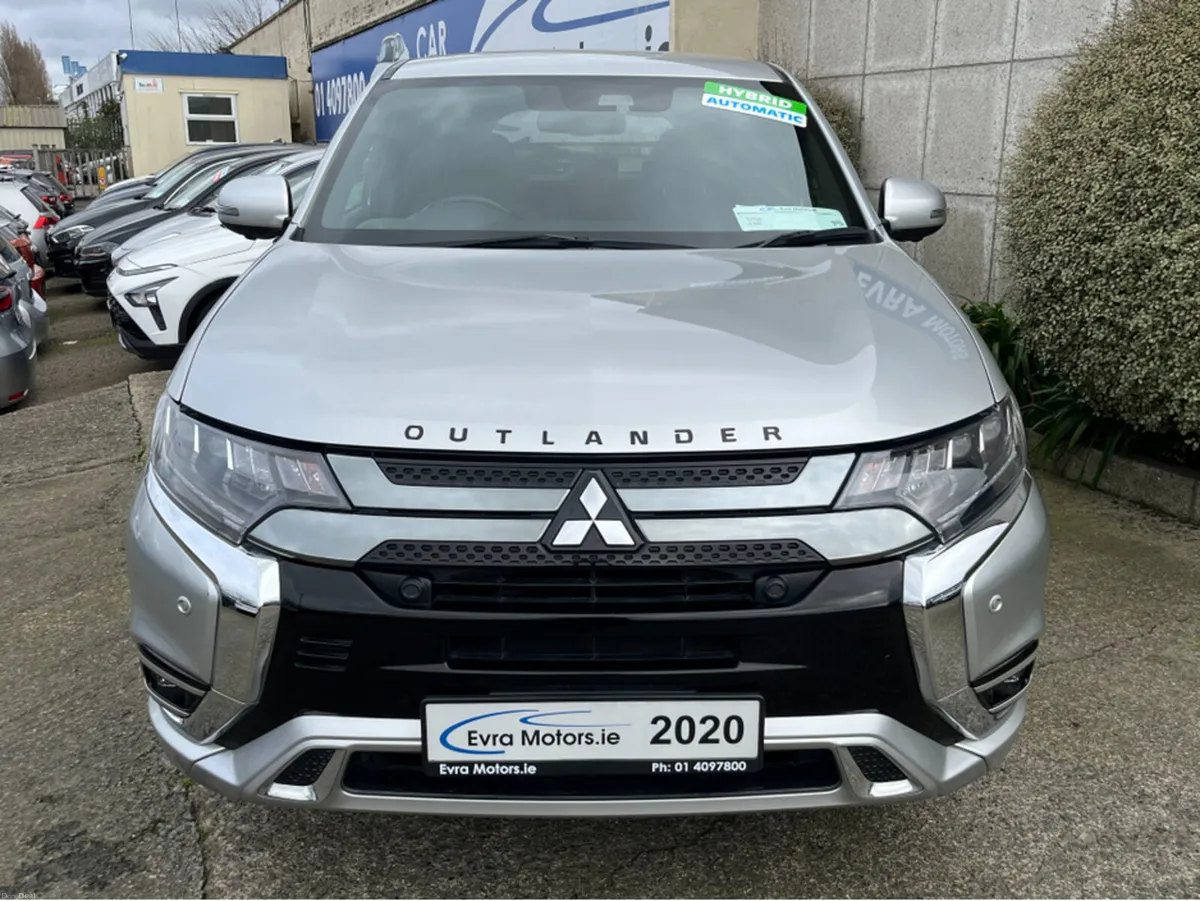 Mitsubishi Outlander G PREMIUM PACK 4WD AUTOMATIC - Image 2