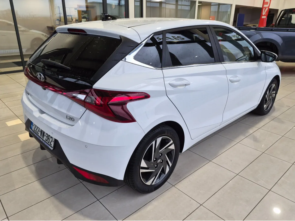 Hyundai i20 DELUXE PLUS 5DR - Image 3
