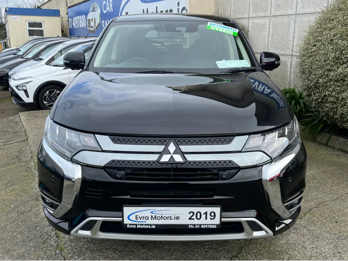 Mitsubishi Outlander PHEV 4WD G AUTOMATIC 2.4 PETR - Image 2