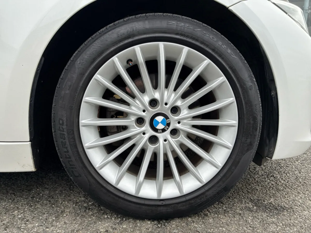 BMW 3-Series FULL LEATHER 330e PHEV - Image 5