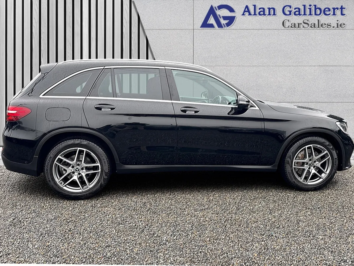 Mercedes-Benz GLC 220 D 4MATIC AMG LINE  AUTO - Image 3
