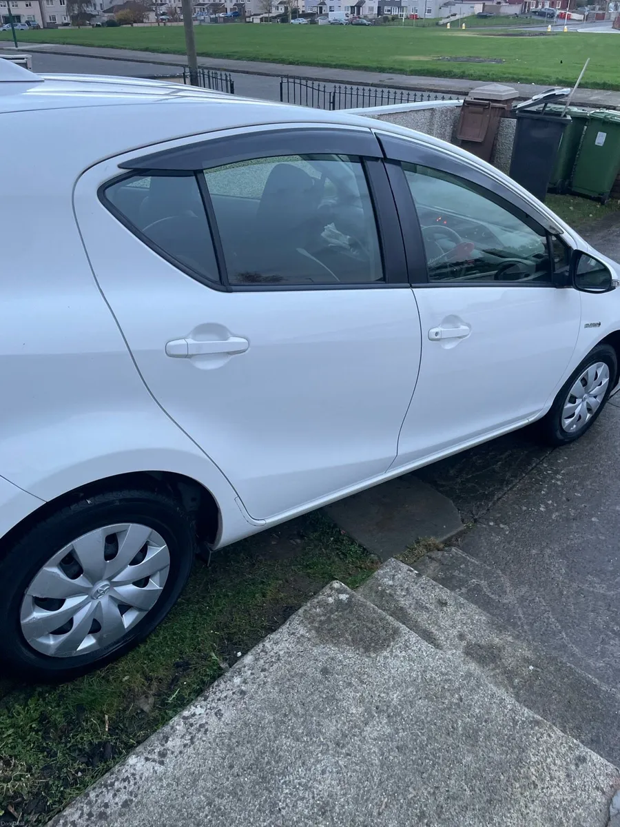 Toyota aqua - Image 2