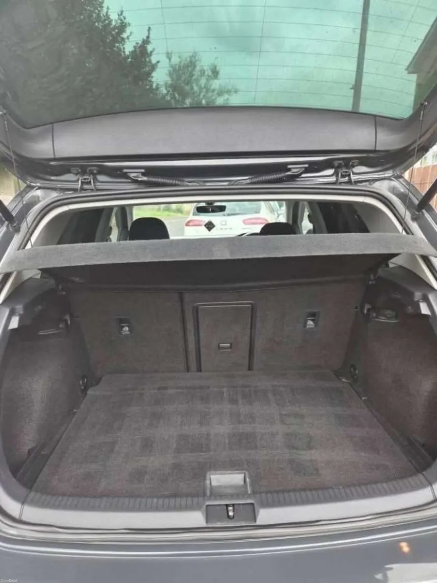 Volkswagen Golf - Image 4