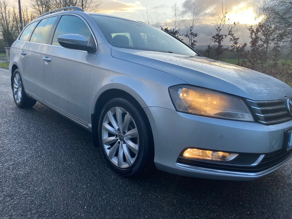 VW Passat 2.0 TDI AS NEW SMALL KMS FSH - Image 1