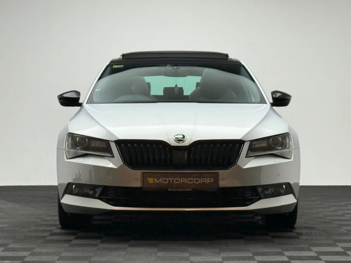 Skoda Superb SPORTLINE 2.0 TDI *PAN ROOF* - Image 2