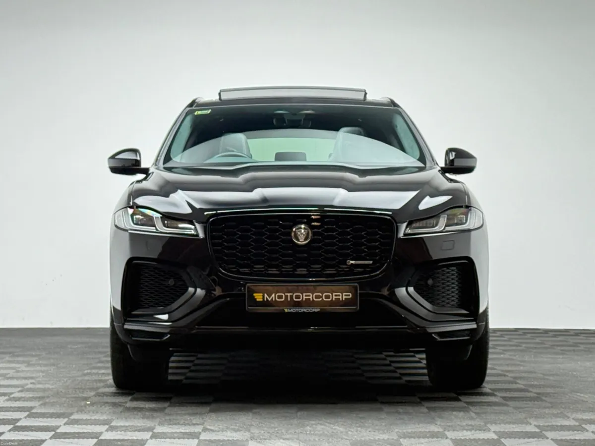 Jaguar F-Pace R-DYNAMIC HSE BLACK - Image 2
