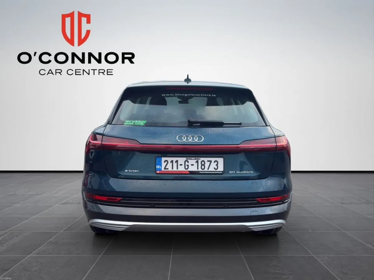 Audi e-tron Metallic blue, mega spec, barely drive - Image 4