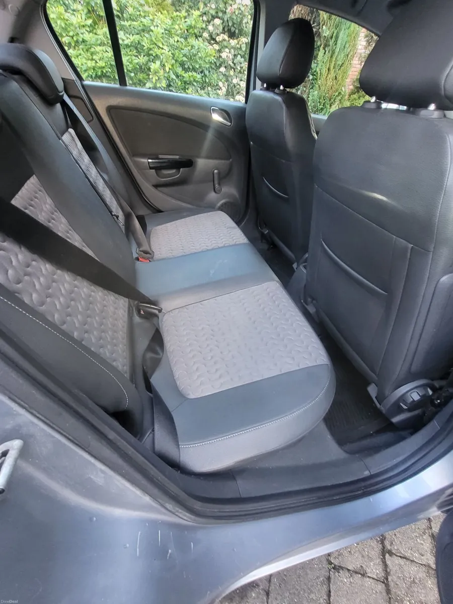 Vauxhall Corsa 2009 - Image 2