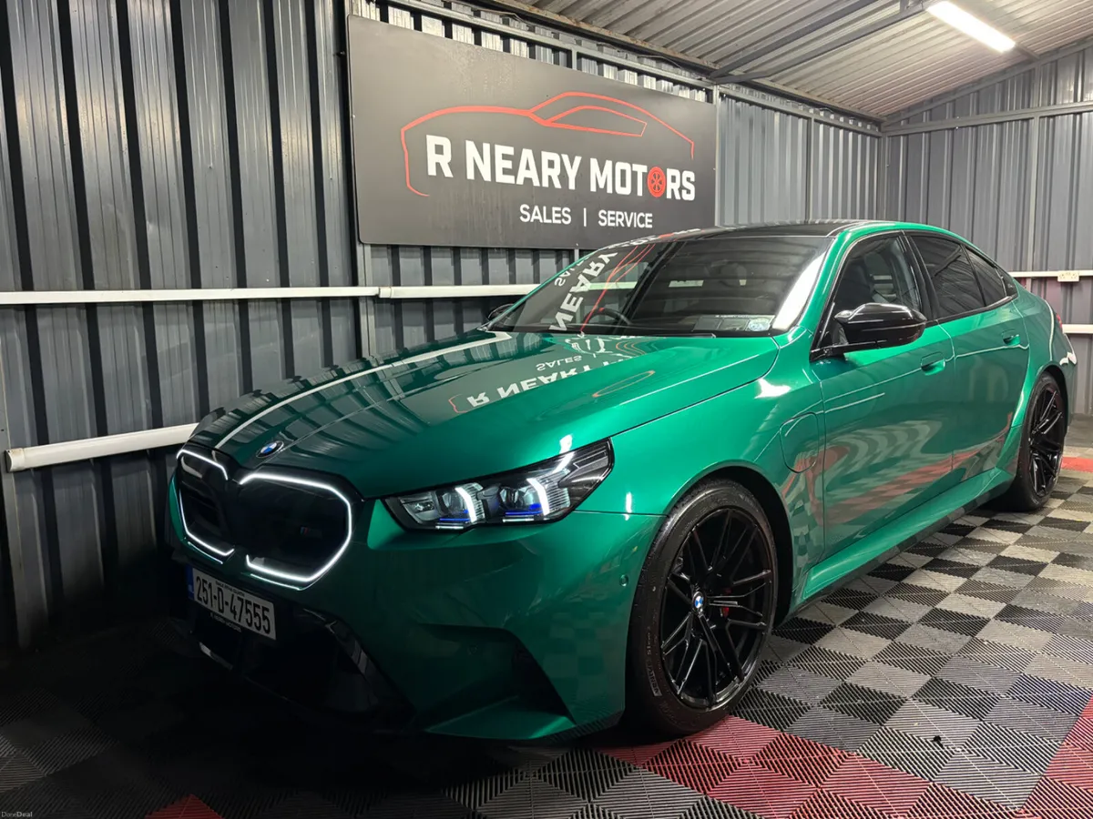 2025 251-D BMW M5 4.4 PHEV 727HP - Image 4