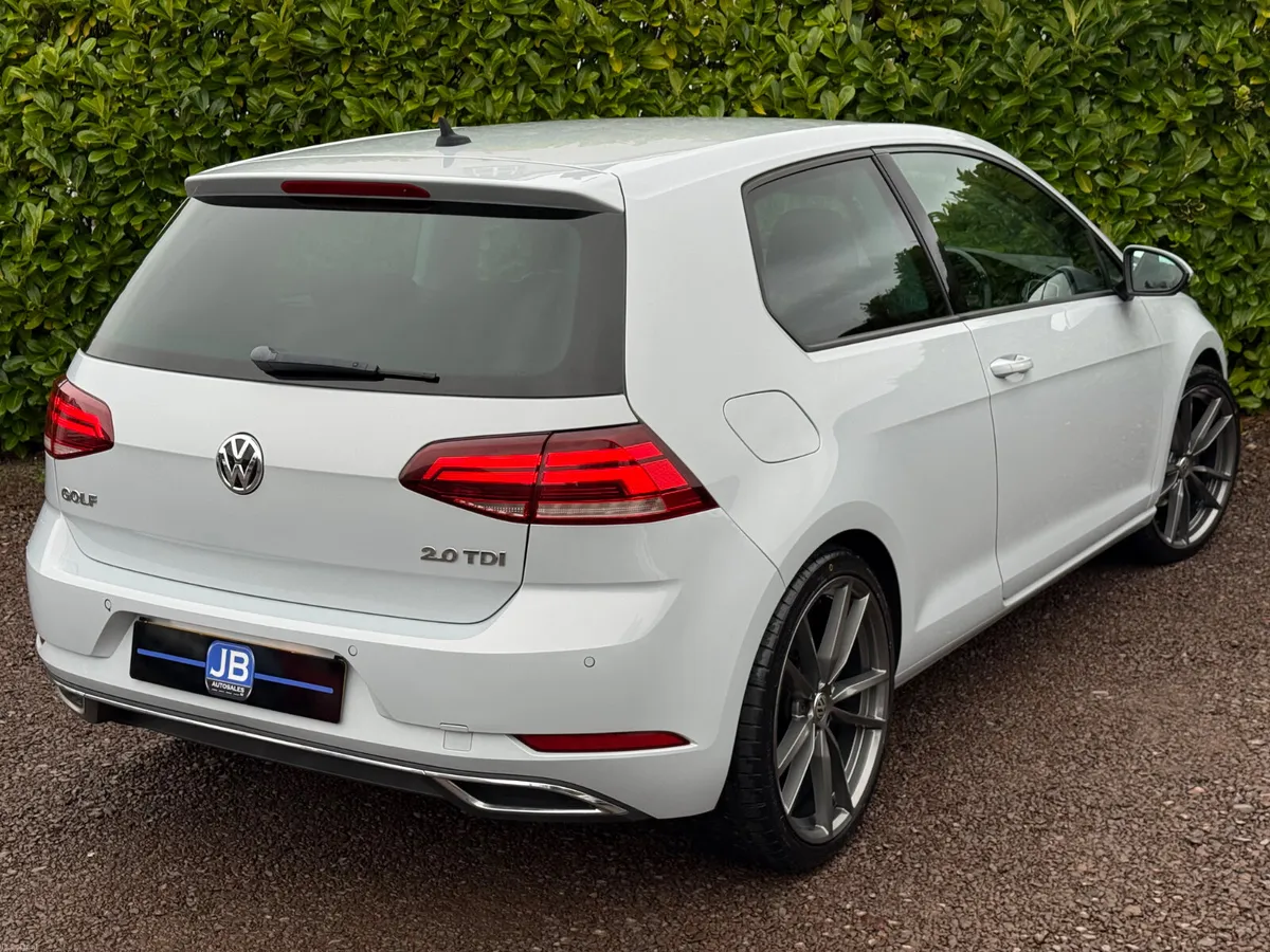 Volkswagen Golf 2.0 GT TDI 2017 **3 Door** - Image 4