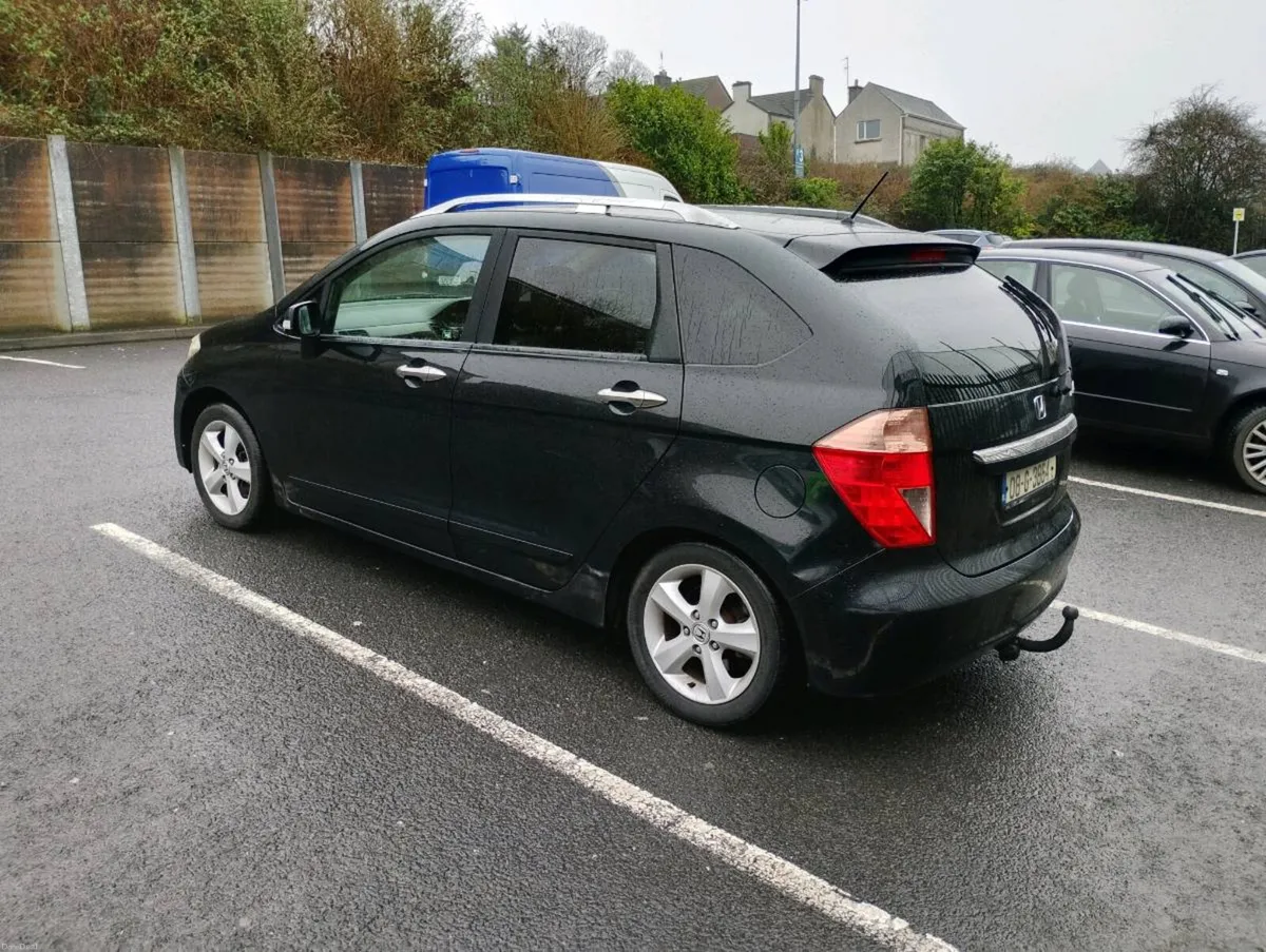 Automatic Honda FRV - Image 4