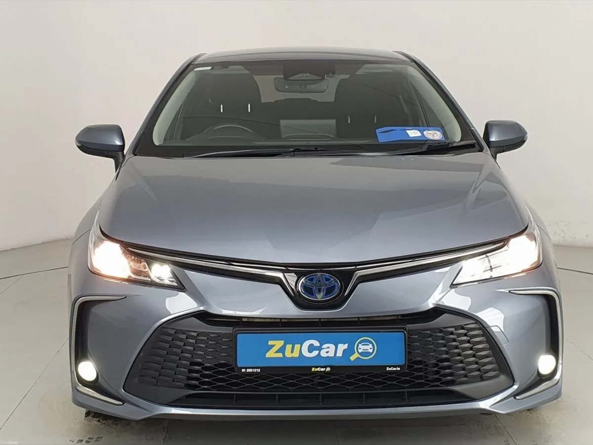 Toyota Corolla 1.8 Hybrid Luna Sport Saloon - Image 3