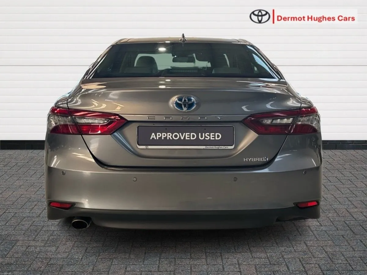 Toyota Camry PLATINUM EDITION 4 4DR AUTO - Image 4