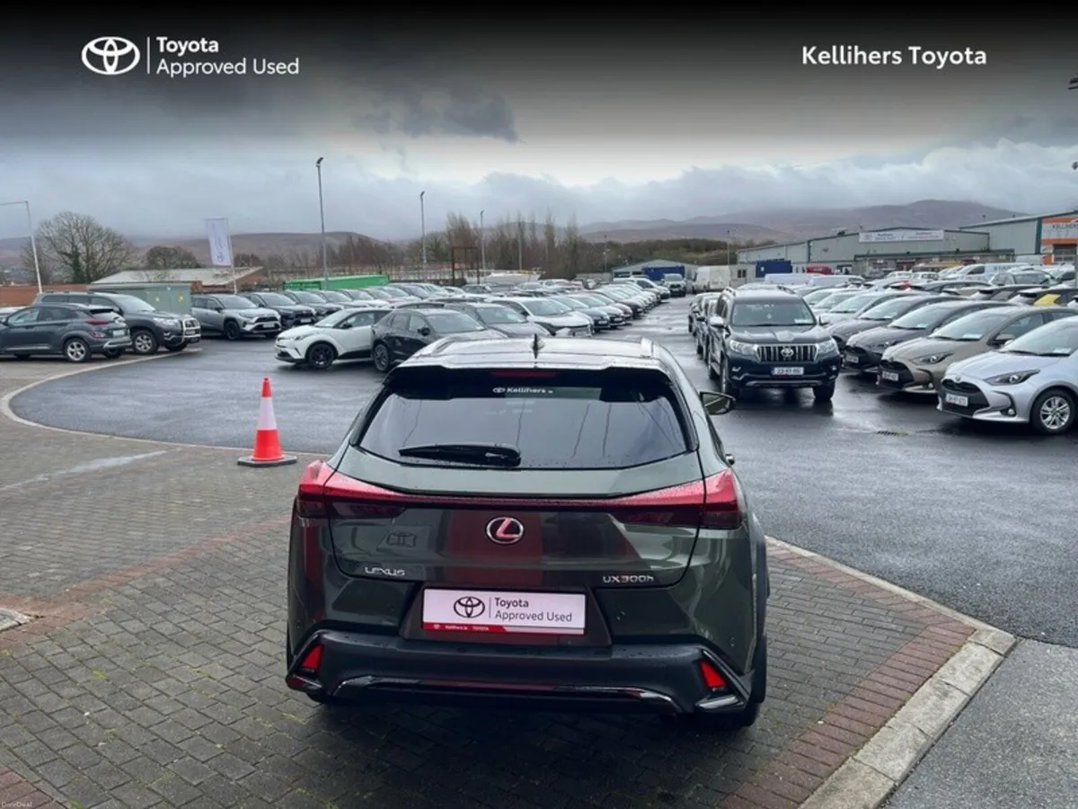 Lexus UX UX300H F SPORT DESIGN - Image 4