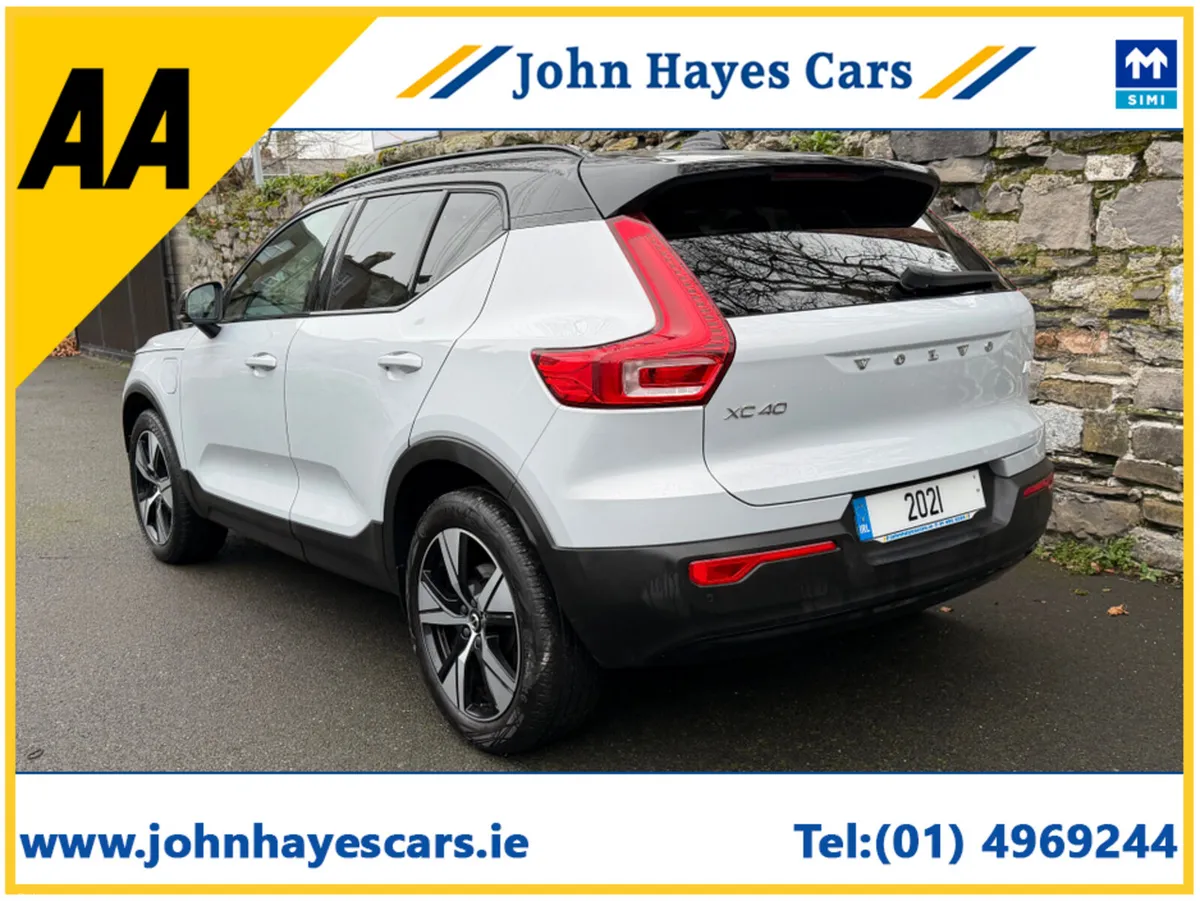 Volvo XC40 R-DESIGN T5 RECHARGE//FULL LEATHER//FUL - Image 2