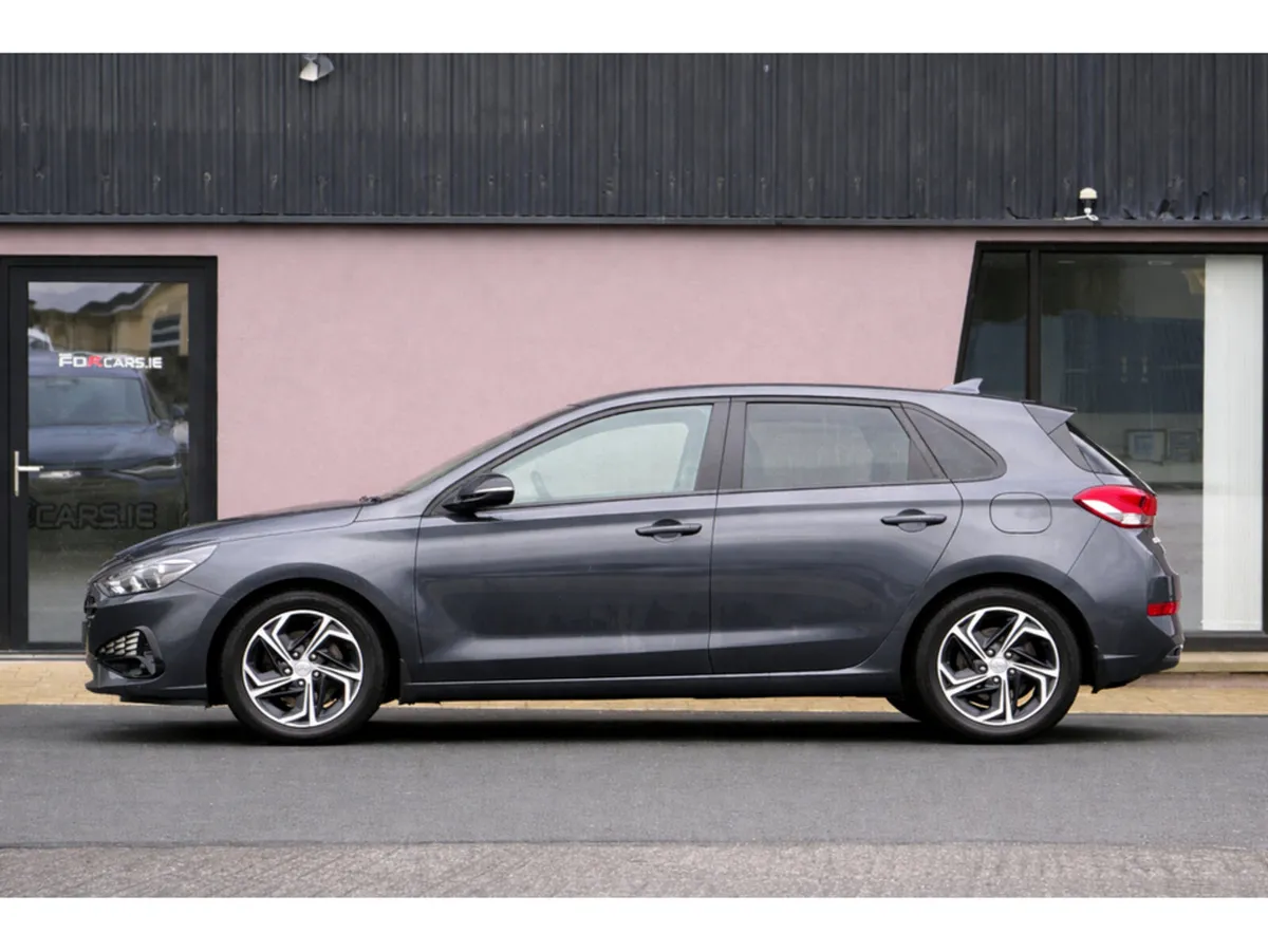 Hyundai i30 I 30 DELUXE 1.6 DIESEL HIGH SPEC - Image 4