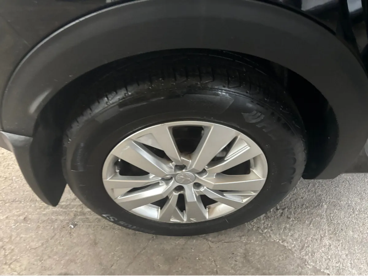 Peugeot 3008 ACTIVE 1.5 BLUE HDI 130 6 6.2 4DR - Image 2