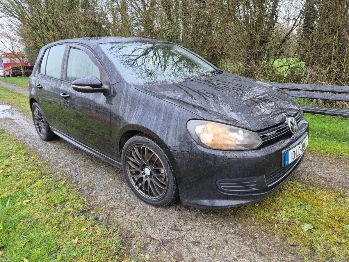 2010 Volkswagen Golf 1.6 TDI S BLUEMOTION 5DR - Image 1