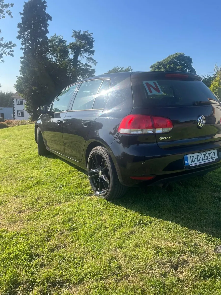 Volkswagen Golf 2010 - Image 2