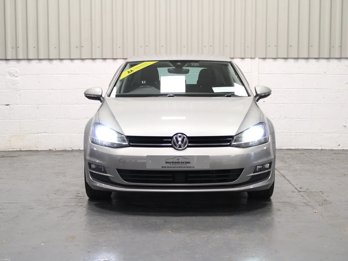 2017 (171) Volkswagen golf TSI - Image 2