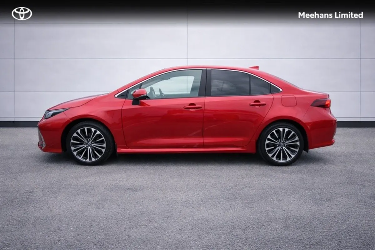 Toyota Corolla COROLLA LUNA SPORT SALOON - Image 3