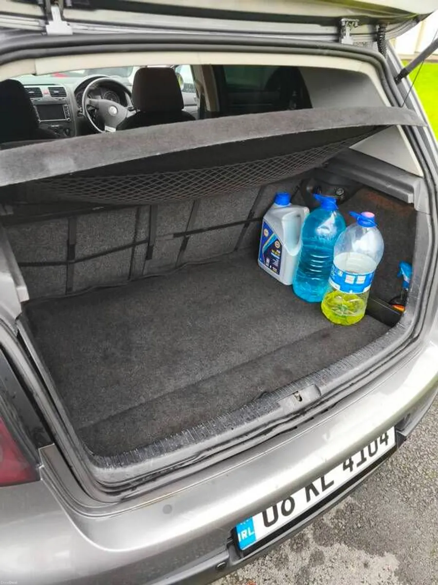 2008 Volkswagen Golf - Image 2