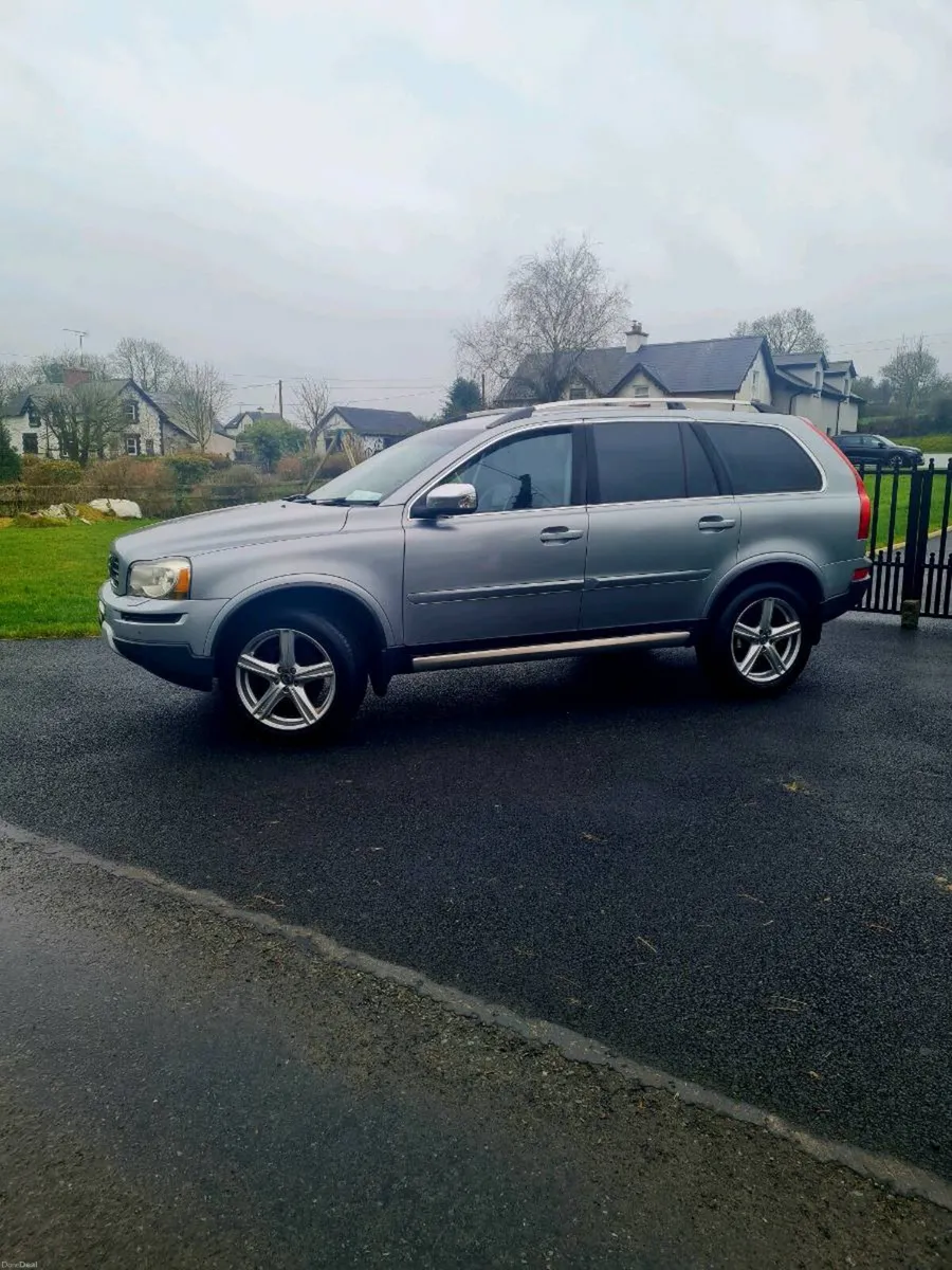 Volvo xc90 r-design AWD 2.4 diesel 2010 - Image 4