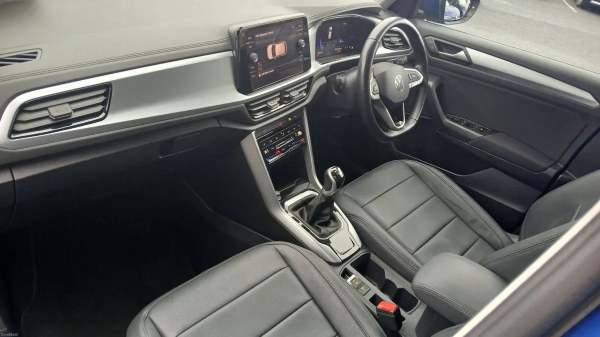 Volkswagen T-Roc LIFE 2.0 TDI 116HP **WINTER PACK, - Image 3