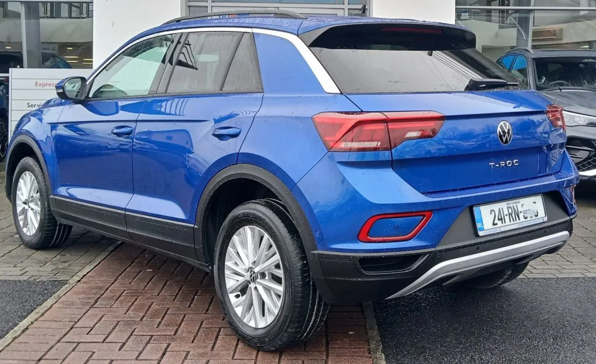 Volkswagen T-Roc LIFE 2.0 TDI 116HP **WINTER PACK, - Image 4
