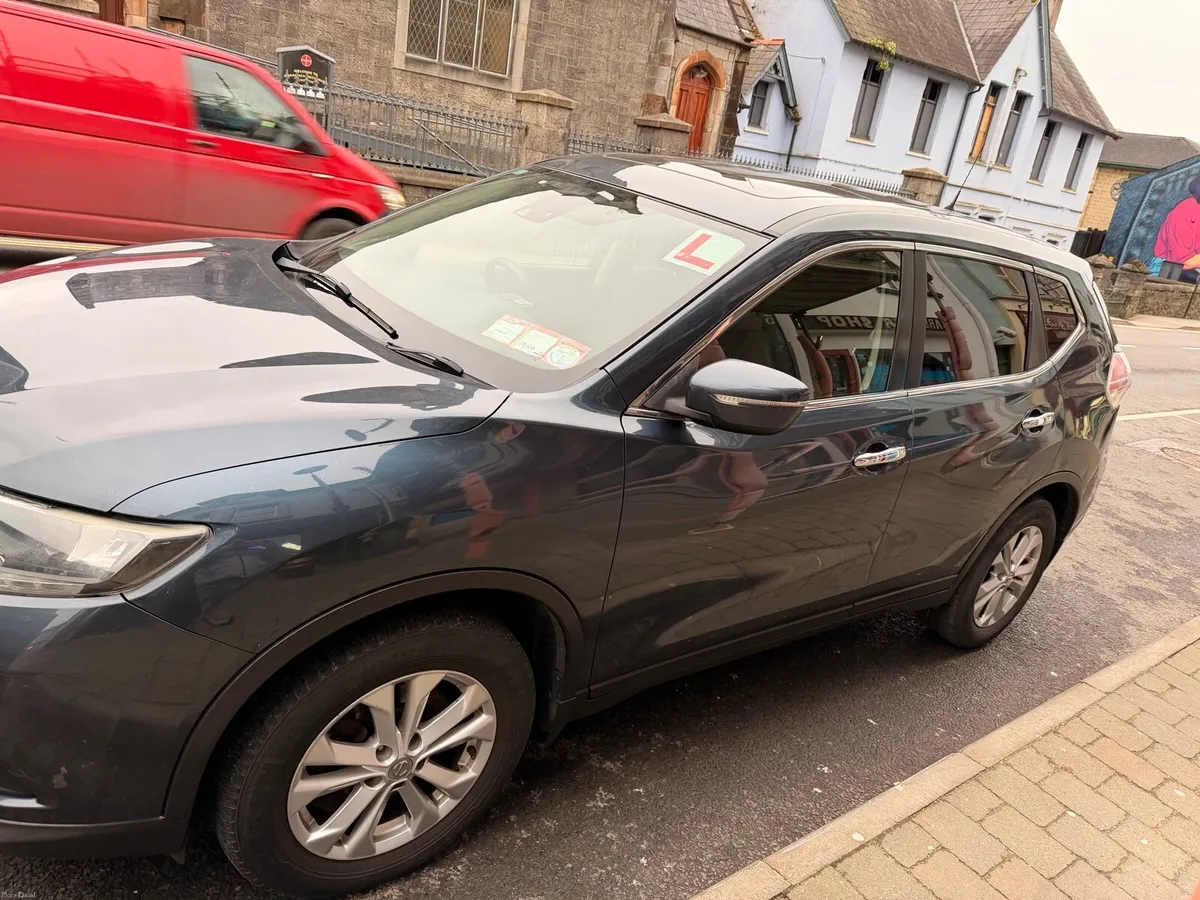 Nissan X Trail 2016 Automatic - Image 2