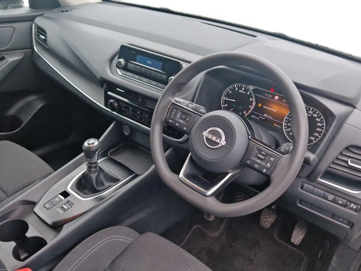 Nissan Qashqai 1.3 PET MILD HYBRID XE - Image 5