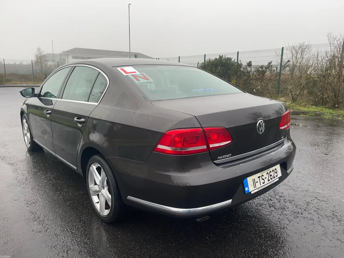 2011 Volkswagen Passat - Image 3