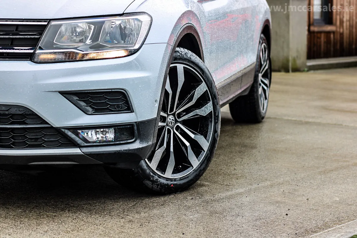 2018 VOLKSWAGEN TIGUAN COMFORTLINE PAN ROOF - Image 2